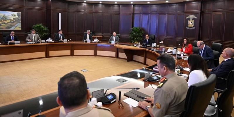 رئيس الوزراء يتابع موقف جاهزية المتحف المصري الكبير للافتتاح وأعمال تطوير المنطقة المحيطة به