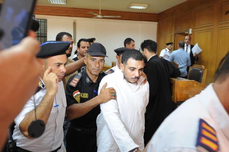 دفاع سفاح التجمع: موكلي مُدمن وعنده عيب خلقي ويحتاج لأشعة على المخ