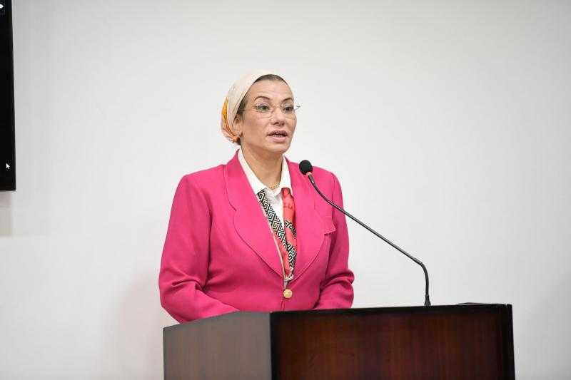 وزيرة البيئة تشارك في احتفالية هيئة المواصفات والجودة.. نعمل على توفير المناخ الداعم لتشجيع تقليل الانبعاثات الكربونية