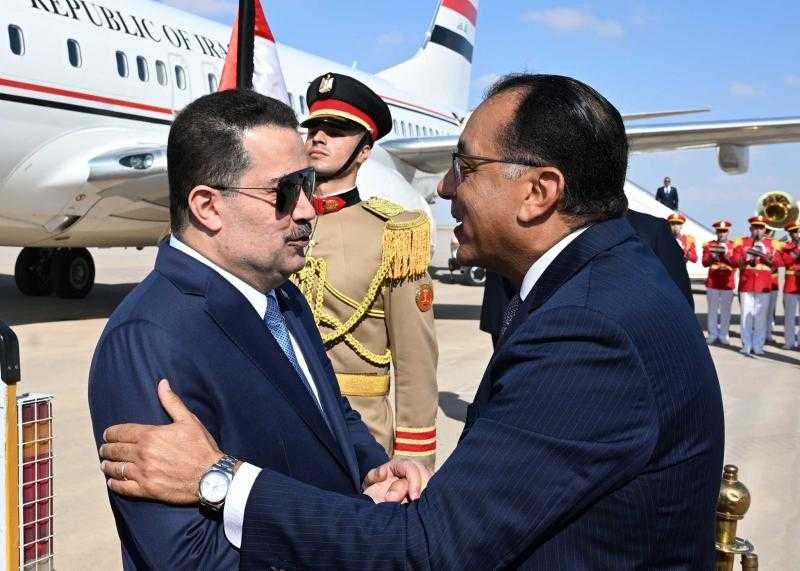رئيس الوزراء يستقبل نظيره العراقى بمطار العلمين الدولى.. صور