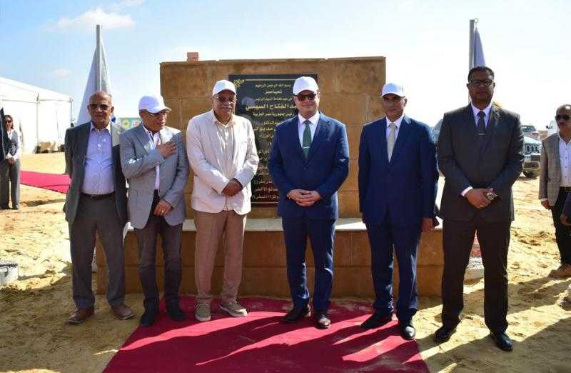 وزير الإسكان يضع حجر الأساس للمجمع الصناعي الأخضر بالمنطقة الصناعية بمدينة العلمين الجديدة