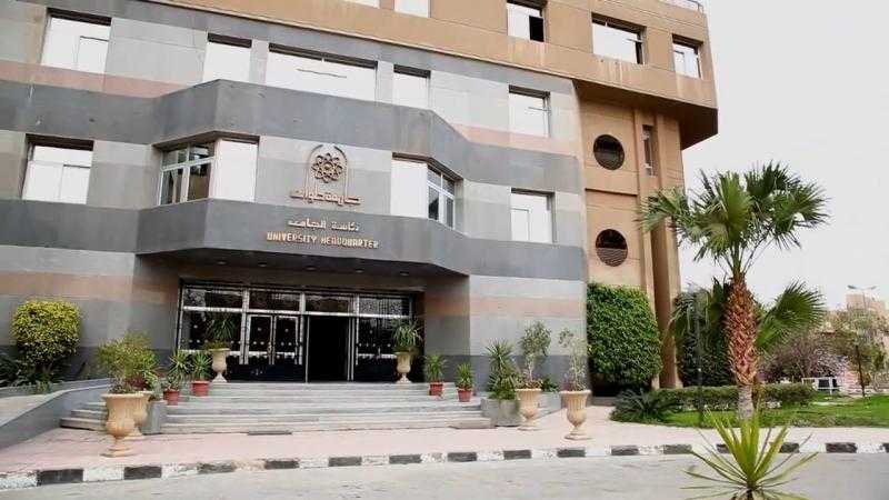 رئيس جامعة حلوان يستقبل اللجنة العلمية لترقية الأساتذة في مجال السياحة والفنادق