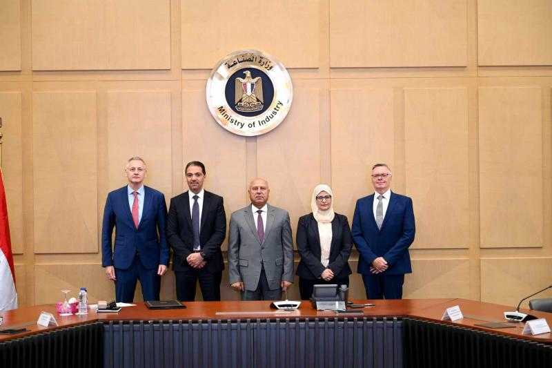 كامل الوزير يشهد توقيع مذكرة تفاهم لتطوير التصنيع والتجميع المحلي للمنتجات الكهربائية