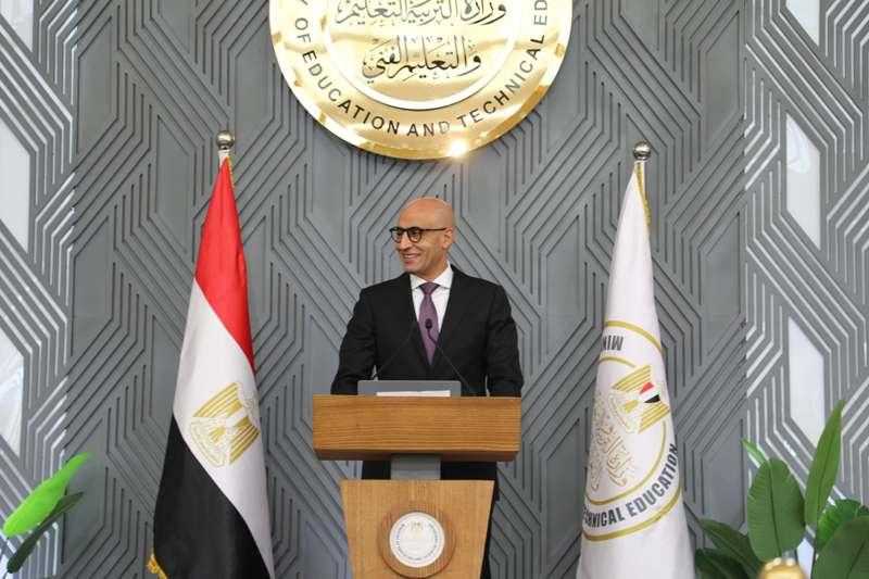 ”التعليم” تراجع الاتفاقيات والمعايير الخاصة بشهادة الدبلومة الأمريكية في مصر