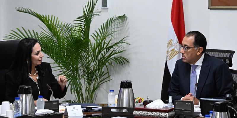 رئيس الوزراء يستعرض مع وزيرة التضامن الاجتماعي الخطة التنفيذية للوزارة في إطار برنامج الحكومة للفترة من 1 يوليو إلى 31 ديسمبر 2024