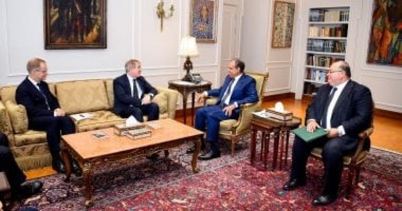 وزير الخارجية والهجرة يستقبل المفوض البريطاني للتجارة مع أفريقيا