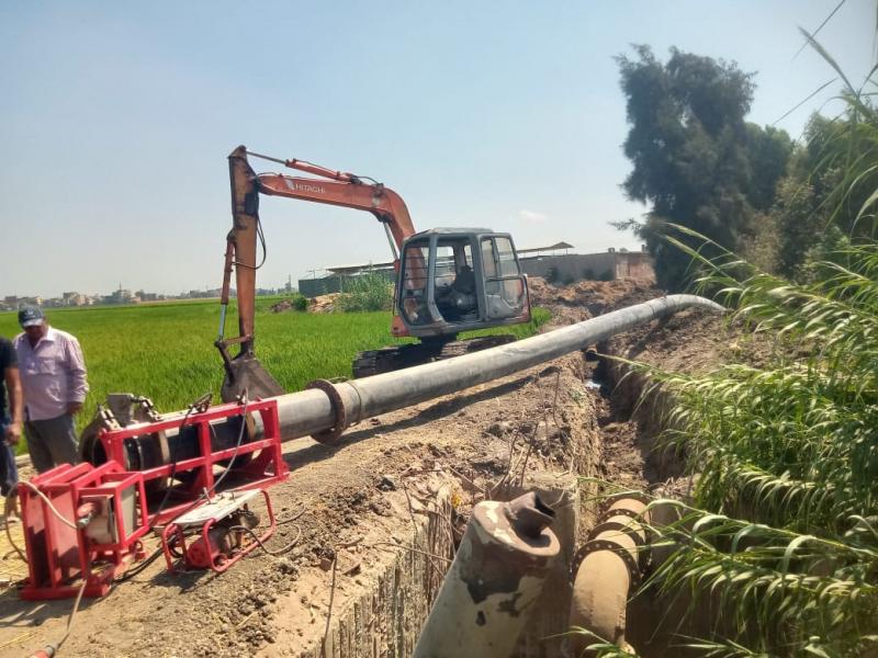 محافظ كفرالشيخ يعلن إستئناف أعمال توصيل خط الطرد لمشروع محطة معالجة الصرف الصحي بقرية مشرف بقلين