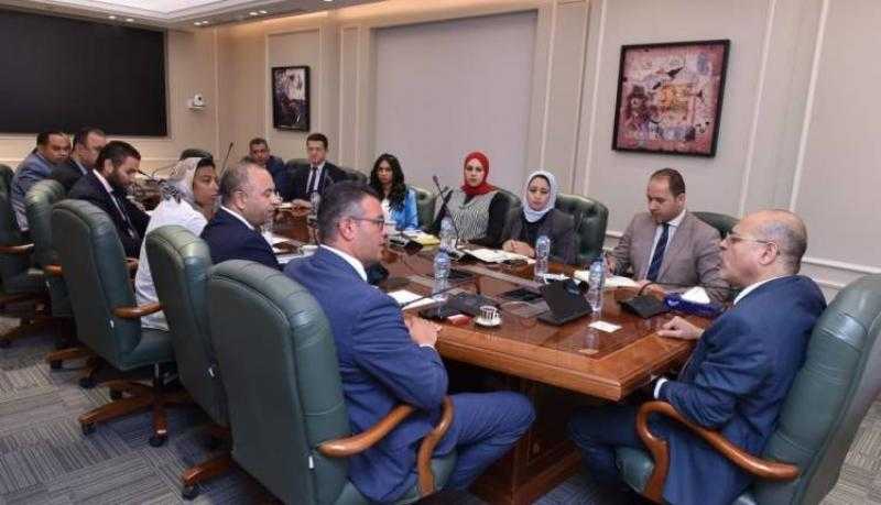 وزير العمل يلتقي وفدًا من بنك مصر لتعيين نسبة الـ5% من ذوي الإعاقة