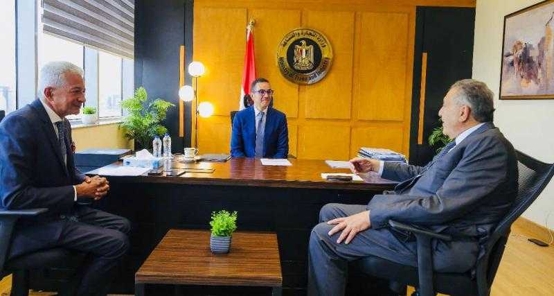 تفاصيل لقاء وزير الاستثمار ورئيس الغرف التجارية لدعم المستثمرين ورجال الأعمال