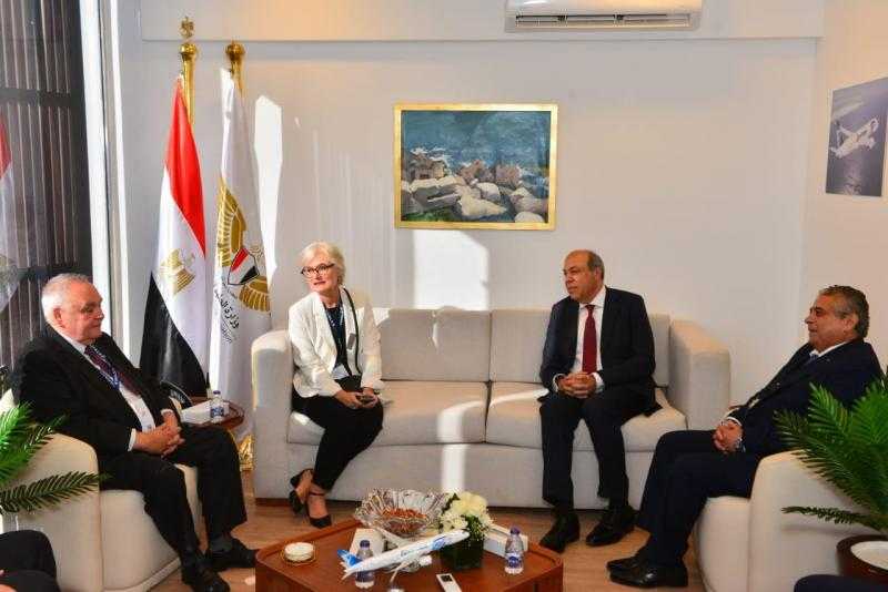 وزير الطيران يلتقي مع مسؤولي مجموعة Thales Group الفرنسية
