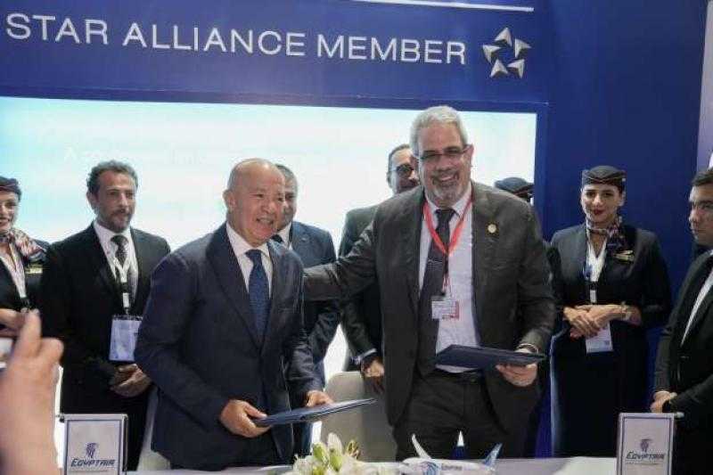 شركة مصر للطيران توقع ميثاق القيادة في مجال السلامة الجوية