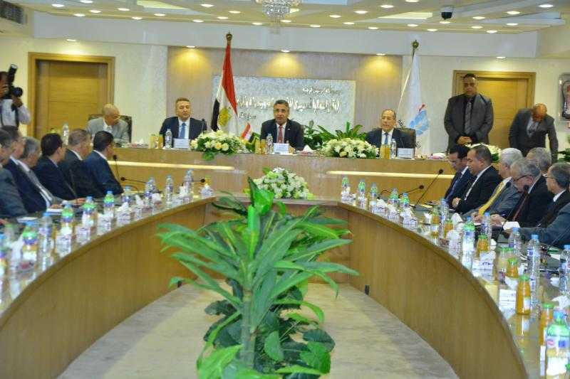 وزير التموين يتفقد القابضة للصناعات الغذائية للاطمئنان على توافر السلع