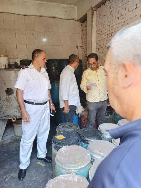 ضبط وإعدام 3 طن مواد غذائية مجهولة المصدر وتحرير 40 محضر تمويني خلال حملة مكبرة بالمنوفية