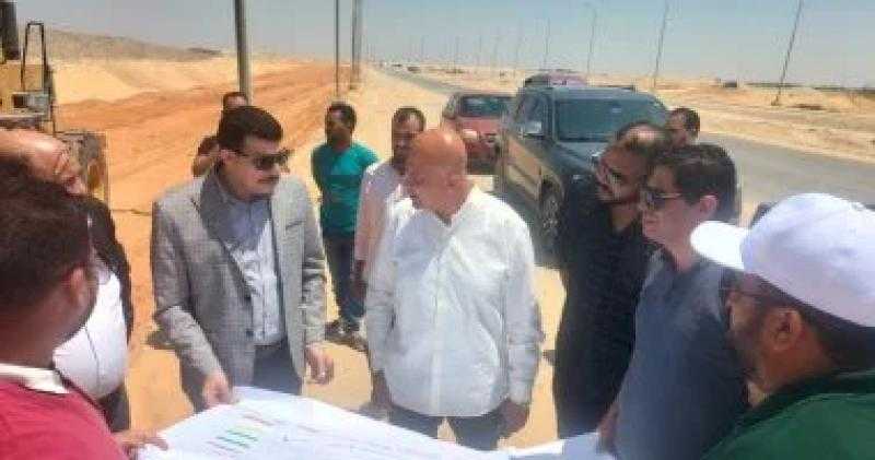 مسئولو ”الإسكان” يتفقدون مشروعات الطرق والمرافق بمدينة سفنكس الجديدة