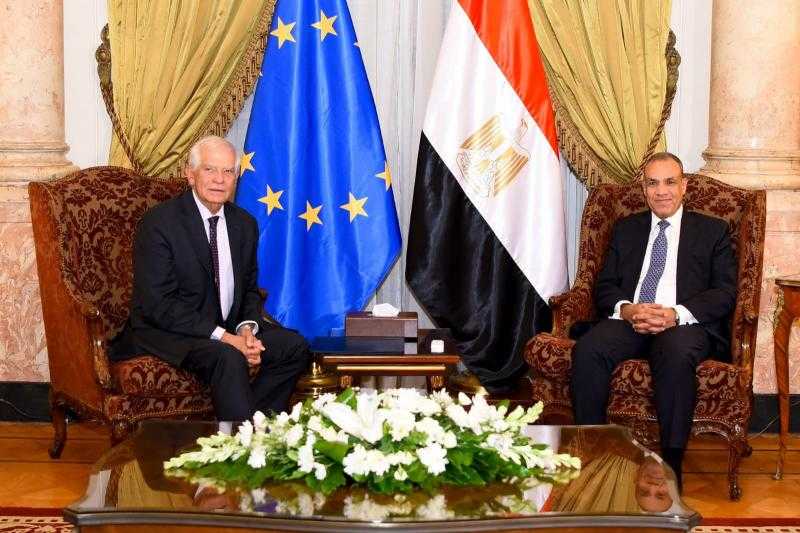 وزير الخارجية يبحث مع جوزيب بورييل الأوضاع الإقليمية والتطورات فى غزة