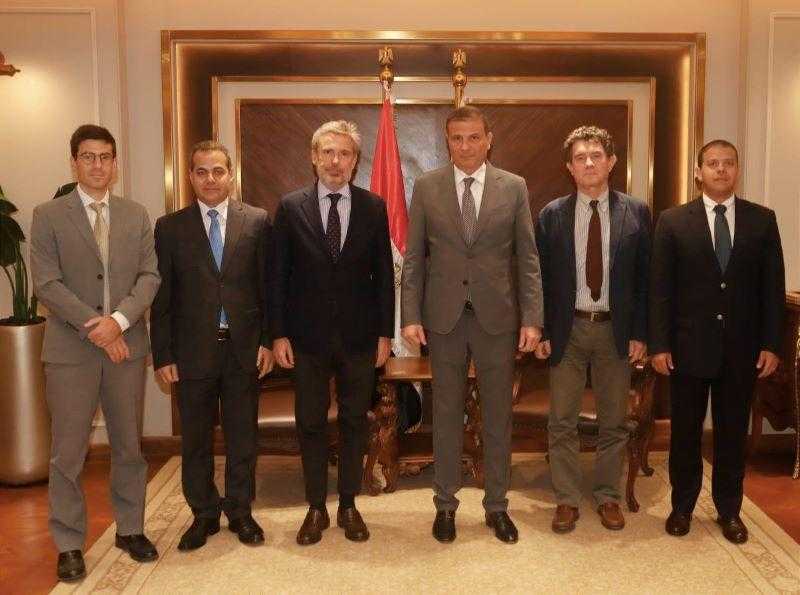 وزير الزراعة والسفير الإيطالي بالقاهرة يبحثان التعاون في التصنيع الزراعى والتقاوي والبذور وتبادل السلع