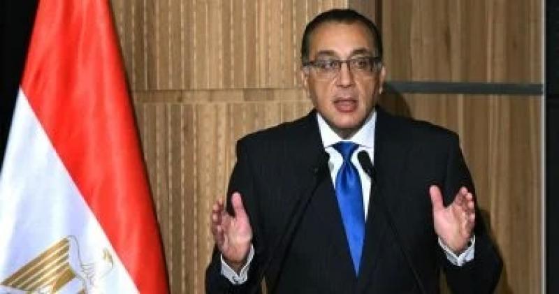 نائب أمير الرياض يستقبل رئيس الوزراء فور وصوله عاصمة المملكة السعودية