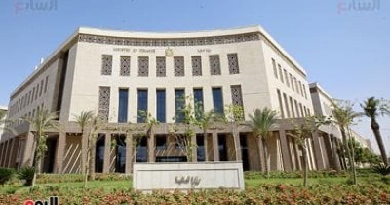 صرف مرتبات العاملين بالدولة يوم الأحد المقبل