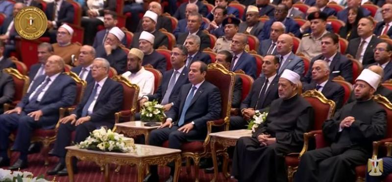 الرئيس السيسي يشاهد فيلمًا تسجيليًا بعنوان ”مولد النور” خلال احتفالية ذكرى المولد النبوي الشريف