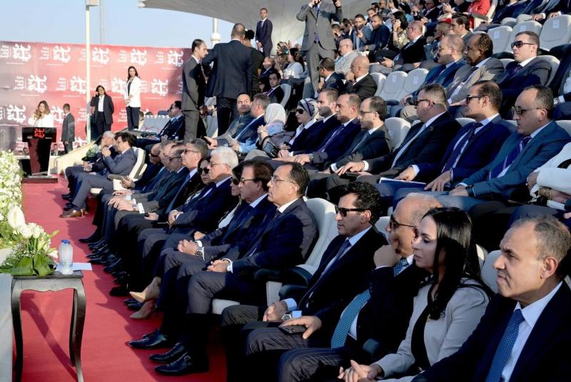 رئيس الوزراء يشهد إطلاق المبادرة الرئاسية للتنمية البشرية ”بداية جديدة لبناء الإنسان”