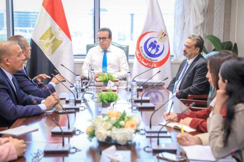وزير الصحة والسكان يتابع الخطوات التنفيذية لتفعيل الهيكل المؤسسي للوزارة