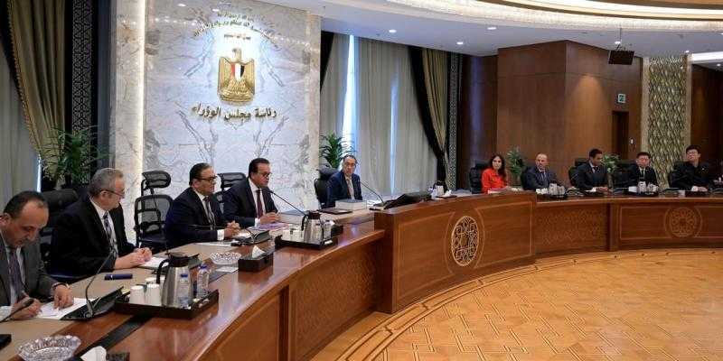 رئيس الوزراء يستعرض مقترحات بمخططات وتصميمات ”مدينة العاصمة الطبية”