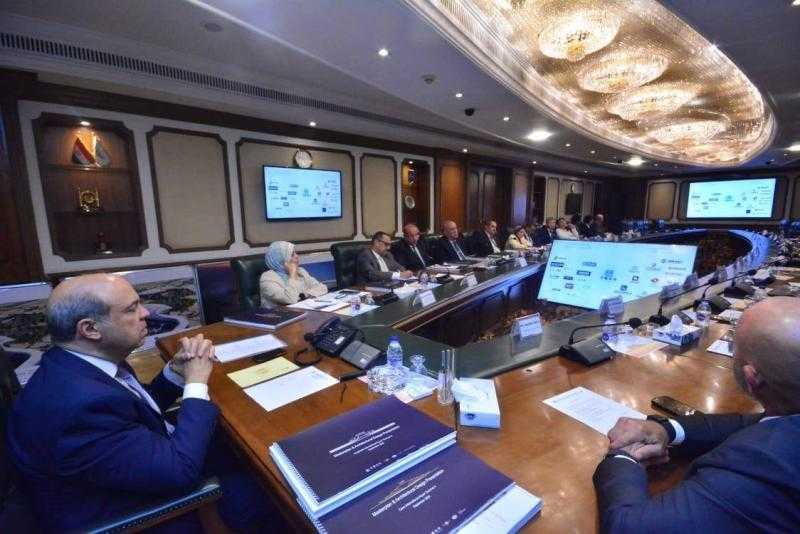 وزير الطيران المدني يلتقي مسئولي الشركة الصينية للهندسة المعمارية لبحث أوجه التعاون في تطوير المطارات