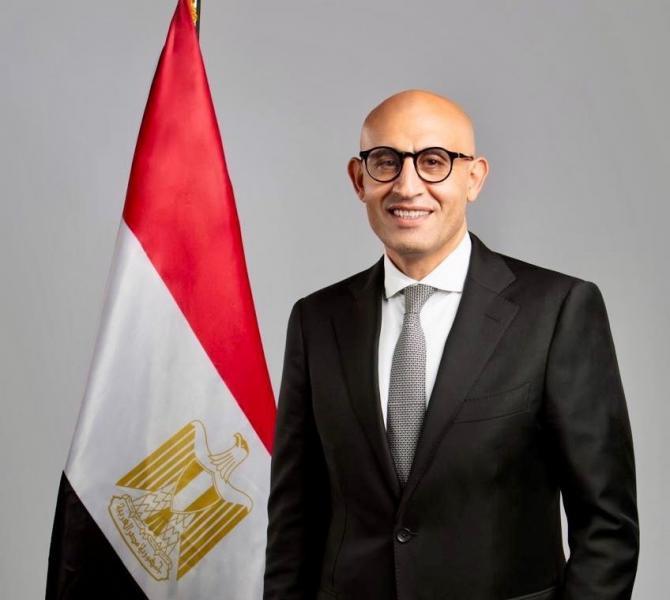 وزير التعليم يتابع أول يوم دراسة بمحافظة سوهاج ويحضر طابور الصباح