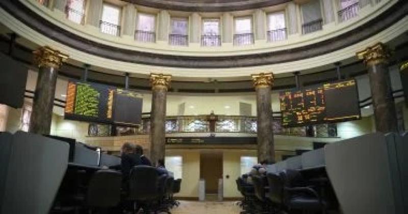 صعود قطاعات البورصة بجلسة الأحد باستثناء البنوك والمنسوجات والسلع المعمرة