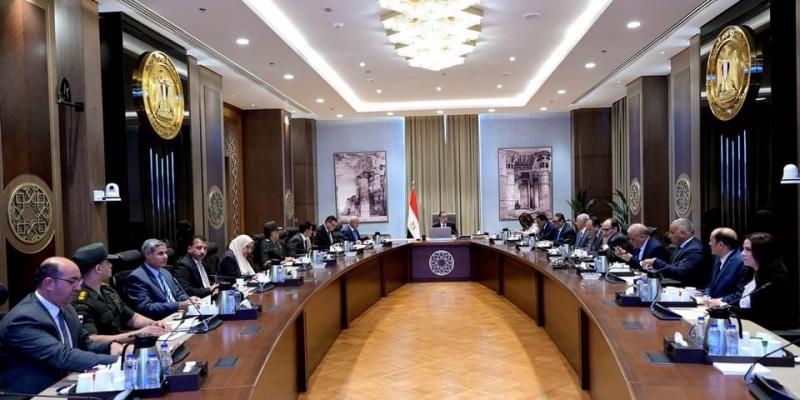 رئيس الوزراء يتابع مستجدات تنفيذ المرحلة الأولى من مشروع تنمية مدينة رأس الحكمة وتعويضات الأهالي