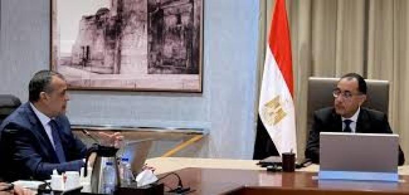 رئيس الوزراء يتابع مع وزير الدولة للإنتاج الحربي عددًا من ملفات عمل الوزارة