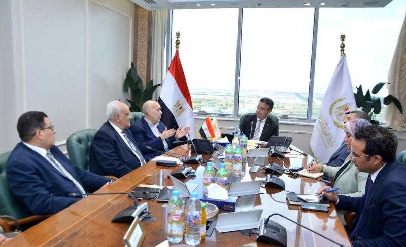وزير التموين والتجارة الداخلية يستقبل وفد مجلس أمناء مدينة الشروق
