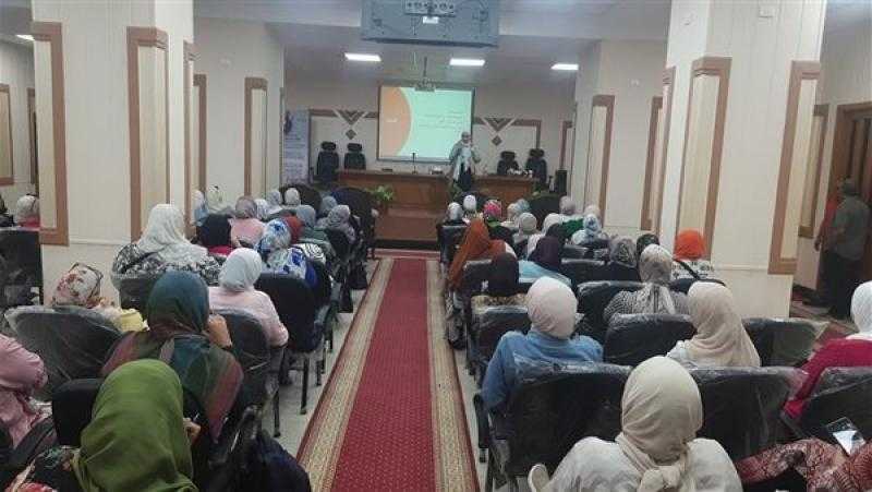 جامعة عين شمس تنظم برنامجا تدريبيا لتأهيل العاملين بالمدن الجامعية