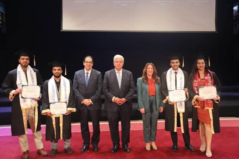 وزير التعليم العالي يشهد حفل استقبال الدفعات الجديدة بعدد من برامج المنح المُقدمة من أمريكا