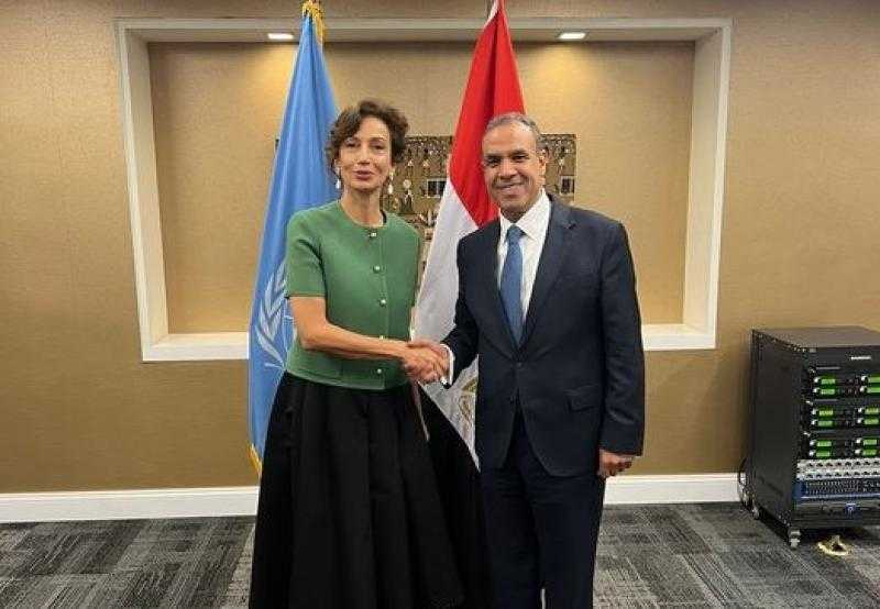 وزير الخارجية والهجرة يلتقي مع مُدير عام منظمة اليونسكو