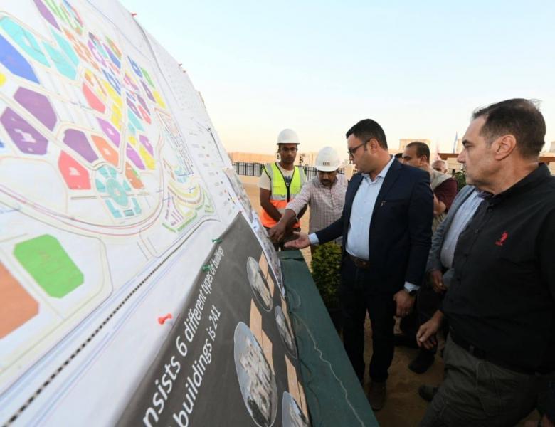 وزير الإسكان يختتم جولته بالعاصمة الإدارية الجديدة بتفقد أعمال التشطيبات بحي ”جاردن سيتي الجديدة”