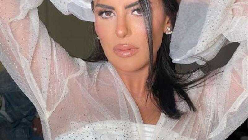 بفستان غير تقليدي.. هاجر الشرنوبي تثير الجدل في حفل زفافها
