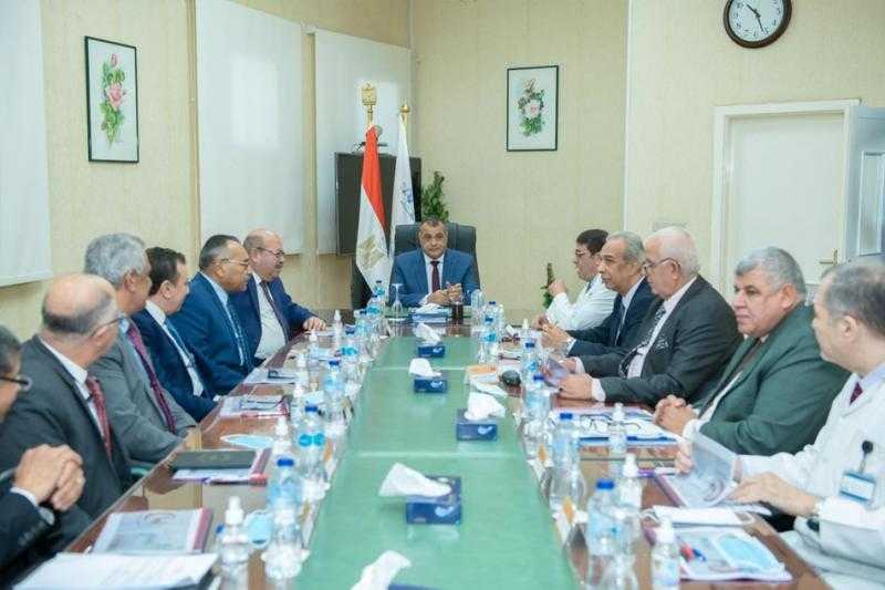 وزير اللإنتاج الحربي يترأس مجلس إدارة المركز الطبي التخصصي
