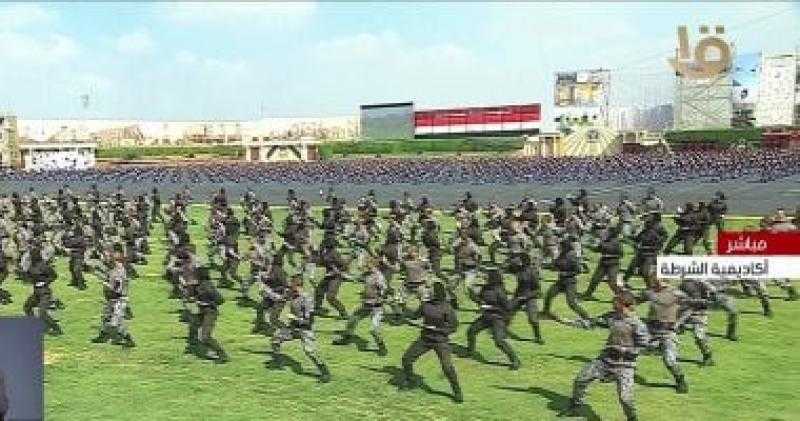 الرئيس السيسي يشاهد عروضا لمهارات طلاب الشرطة البدنية والقتالية خلال حفل تخرجهم