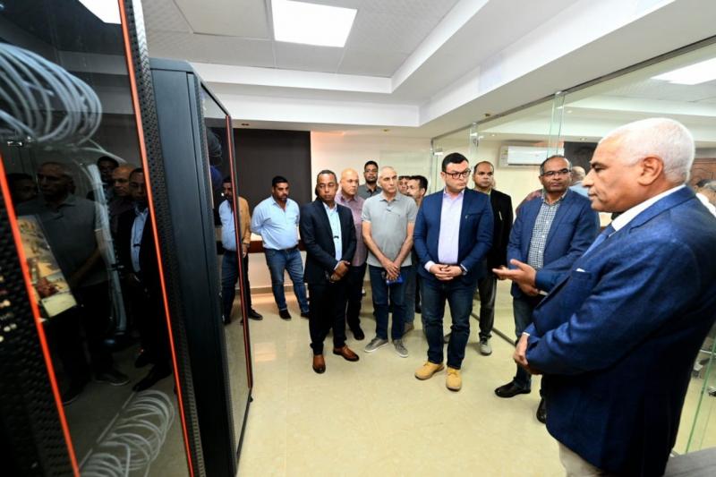وزير الإسكان يتابع إجراءات تطبيق خطة التحول الرقمي بمدينة أسوان الجديدة