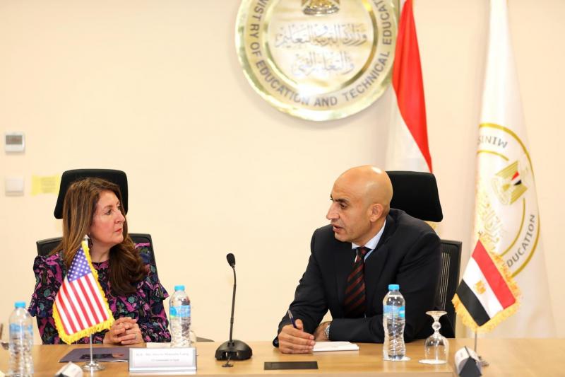 وزير التربية والتعليم يبخث التعاون مع السفيرة الأمريكية بالقاهرة في مجال تطوير التعليم قبل الجامعي