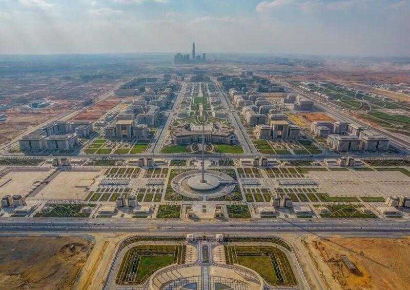 رئيس جهاز العاصمة الإدارية الجديدة يتفقد الحي السكني الثالث وأعمال الطرق ومناطق الخدمات
