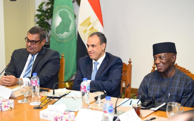 وزير الخارجية والهجرة يستقبل أعضاء مجلس السلم والأمن الأفريقي