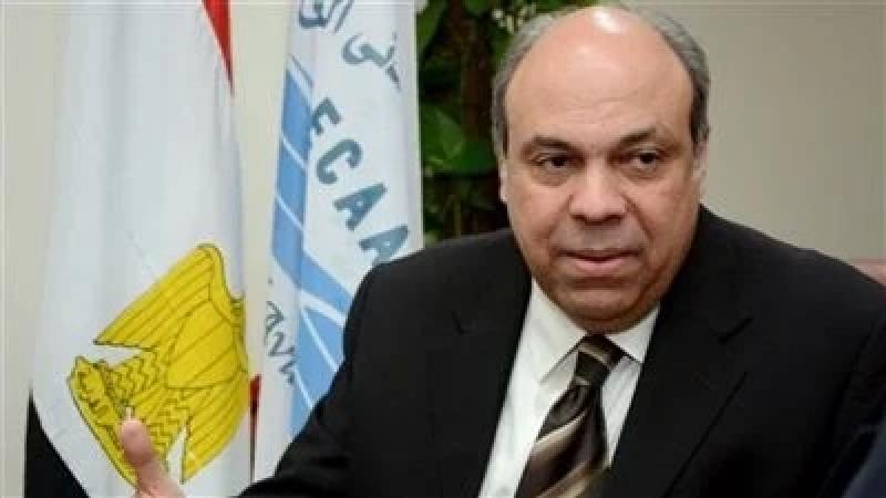 وزير الطيران يشيد بأداء المراقبة الجوية لإدارة المجال الجوى بكفاءة