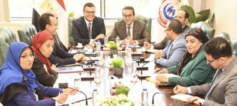 وزيرا الصحة والإسكان يبحثان سبل تعزيز التعاون المشترك في ملف التنمية البشرية