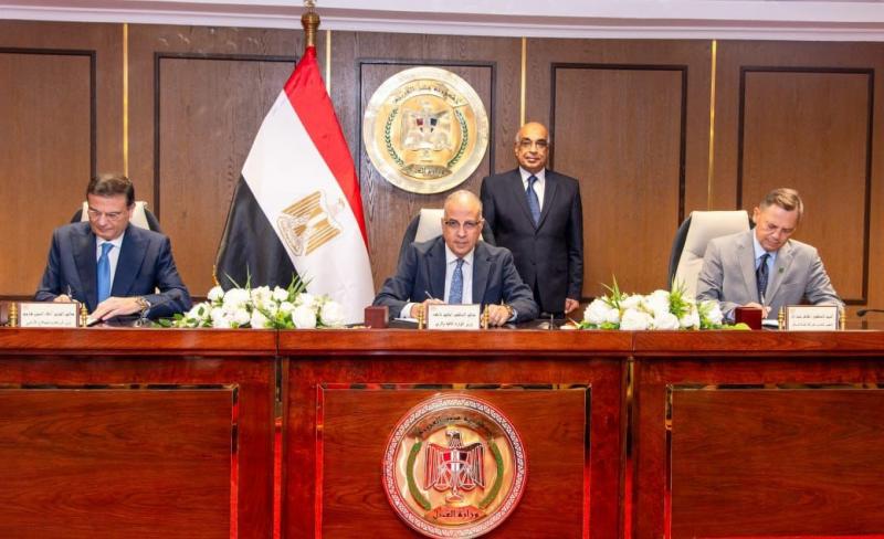 وزير العدل يشهد مراسم توقيع اتفاقية تسوية منازعة استثمار
