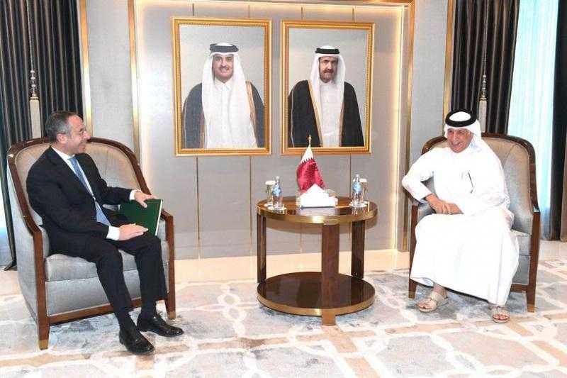 سفير مصر بالدوحة يبحث مع وزير الدولة للشئون الخارجية بدولة قطر العلاقات الثنائية