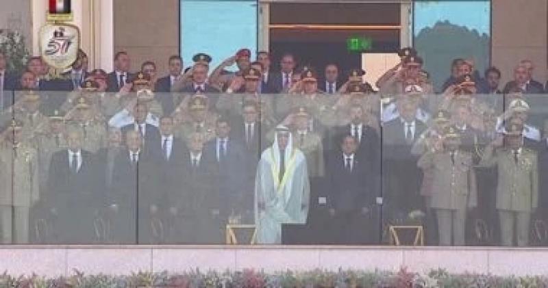 الرئيس السيسي وبن زايد يشهدان عرض قوات المشاة والمدفعية والدفاع الجوى