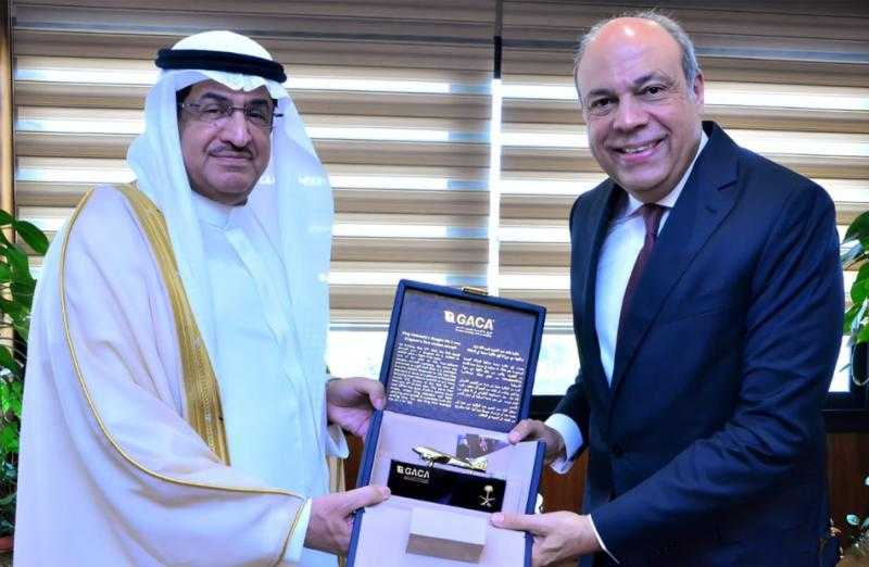 مباحثات بين وزير الطيران المدني ووزير الدولة وعضو مجلس الوزراء السعودي