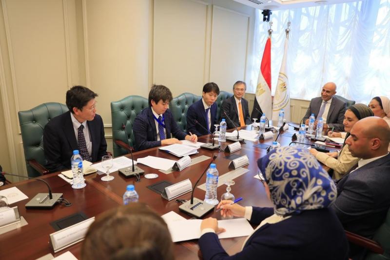 وزير التربية والتعليم يبحث مع السفير الياباني بالقاهرة تعزيز التعاون المشترك